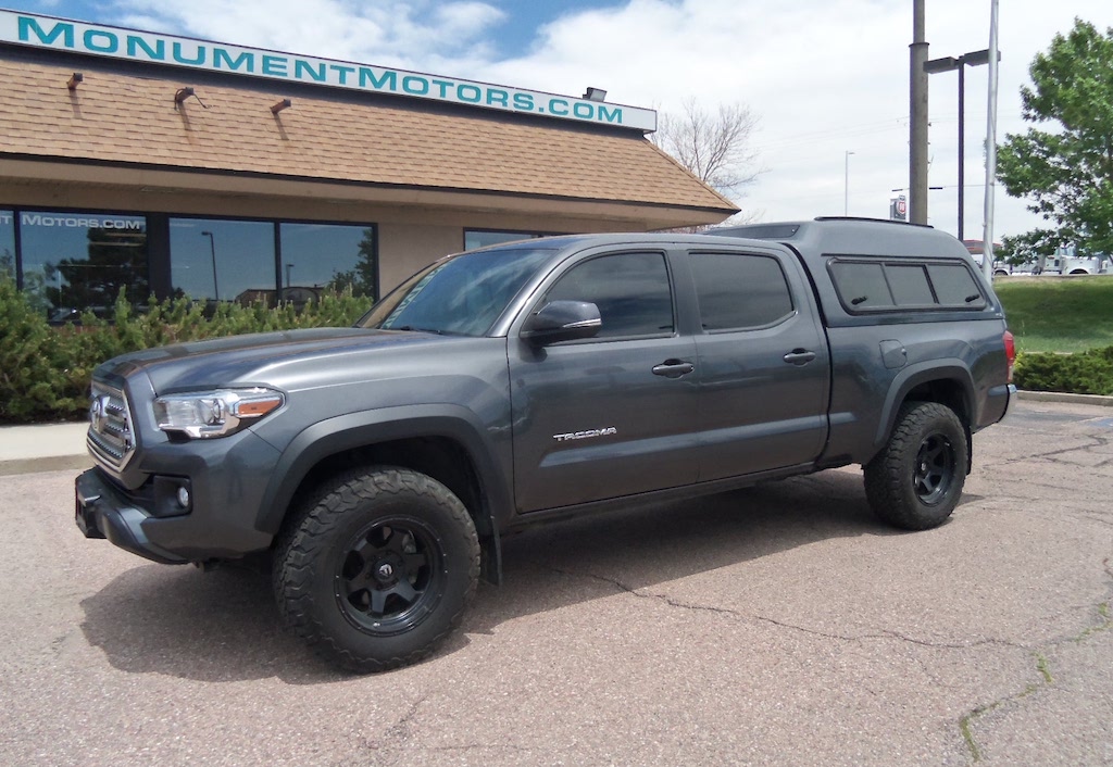 ’17 TOYOTA Tacoma TRD Off-Road Double Cab 4×4  SOLD*